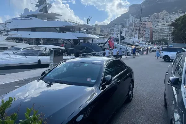 Mercedes sedan in marina